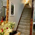 3 Cambridge 4*