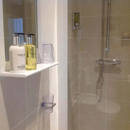 Гостевой дом 3 Cambridge 4*