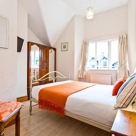 3 Cambridge 4*