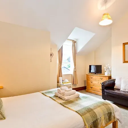 Πανσιόν 3 Cambridge Ambleside