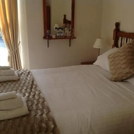 Πανσιόν 3 Cambridge 4*
