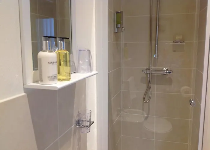 بيت ضيافة 3 Cambridge 4*