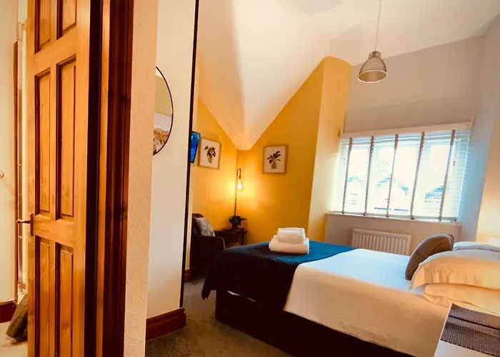 3 Cambridge آمبيلسايد